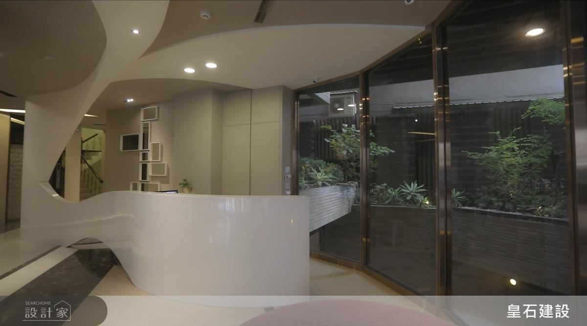 皇石建設公司以國際化的角度及思維思考豪宅建築,從時
