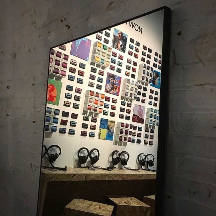 「Silk Mix愛馬仕男士絲巾唱片快閃店」澳洲墨爾本場一景。(圖片來源:IG_maiamaaaa) 「Silk Mix愛馬仕男士絲巾唱片快閃店」澳洲墨爾本場一景。(圖片來源:IG_maiamaaaa)