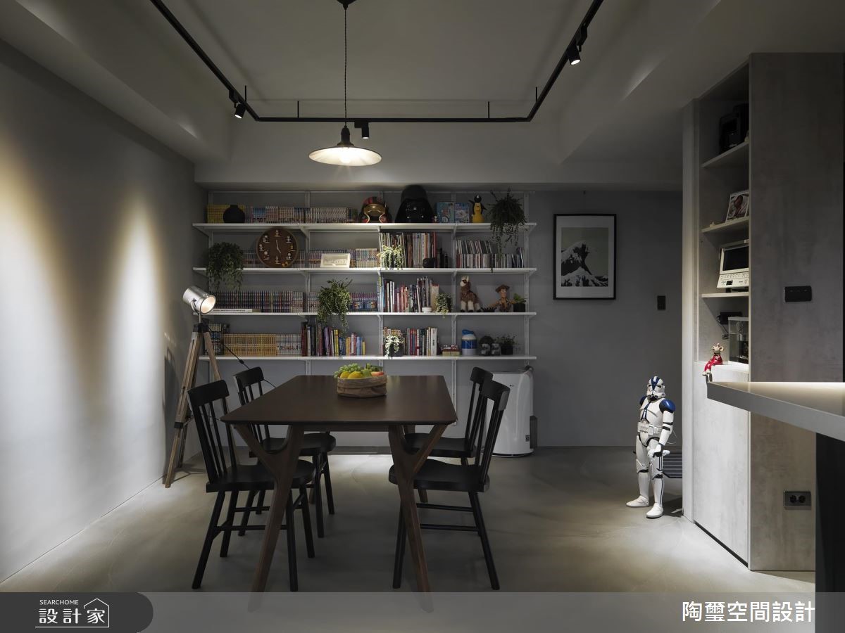 40 坪老屋的屋主喜愛質感細膩的工業風情,以灰色系為