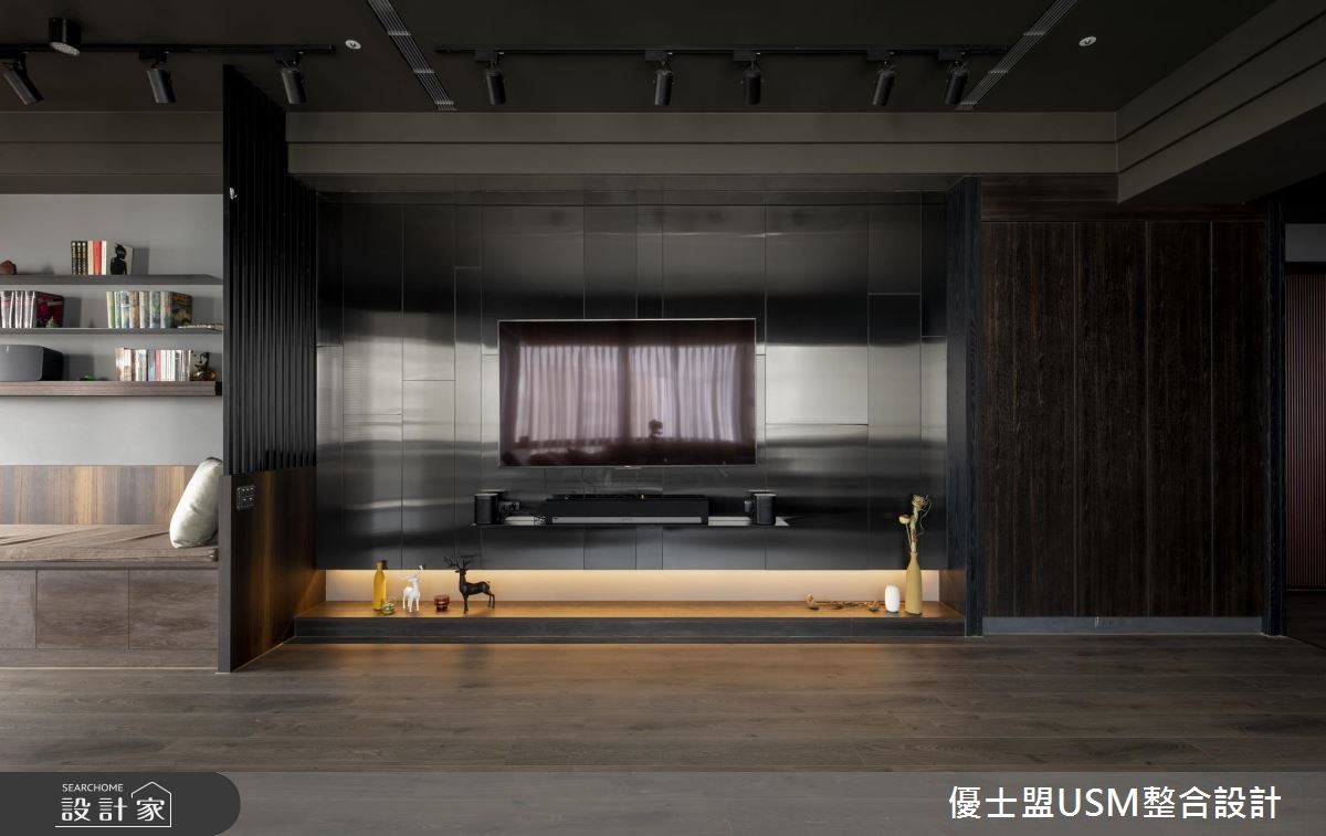 50 坪中古屋,設計師透過輕工業風規劃,以黑灰白作為