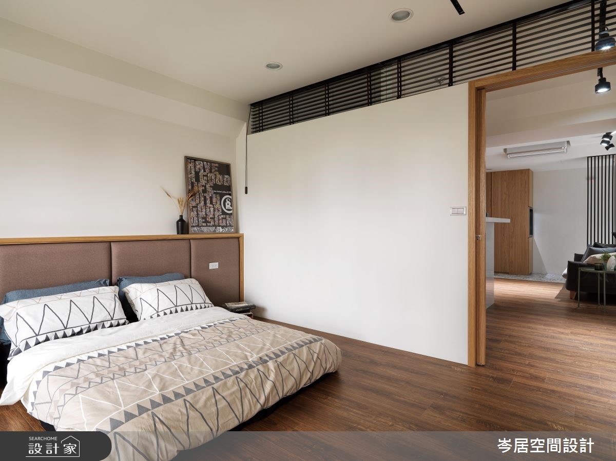 20 坪簡約風居家,空間為單面採光的狹長毛胚屋,因此