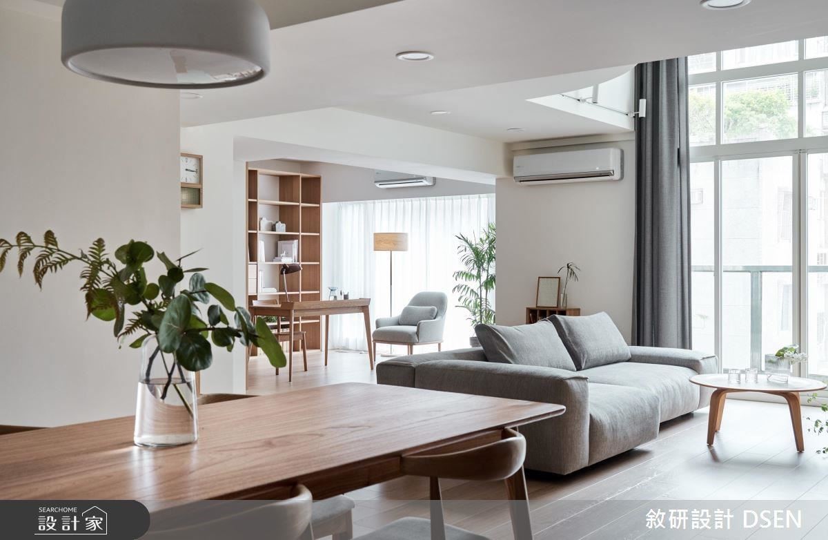 兩層樓的住宅,以落地窗攬進豐沛的採光條件,這裡是屋