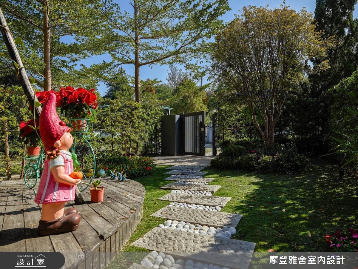 80 坪透天大宅,屋主夫妻是典型的異國婚姻佳偶,設計