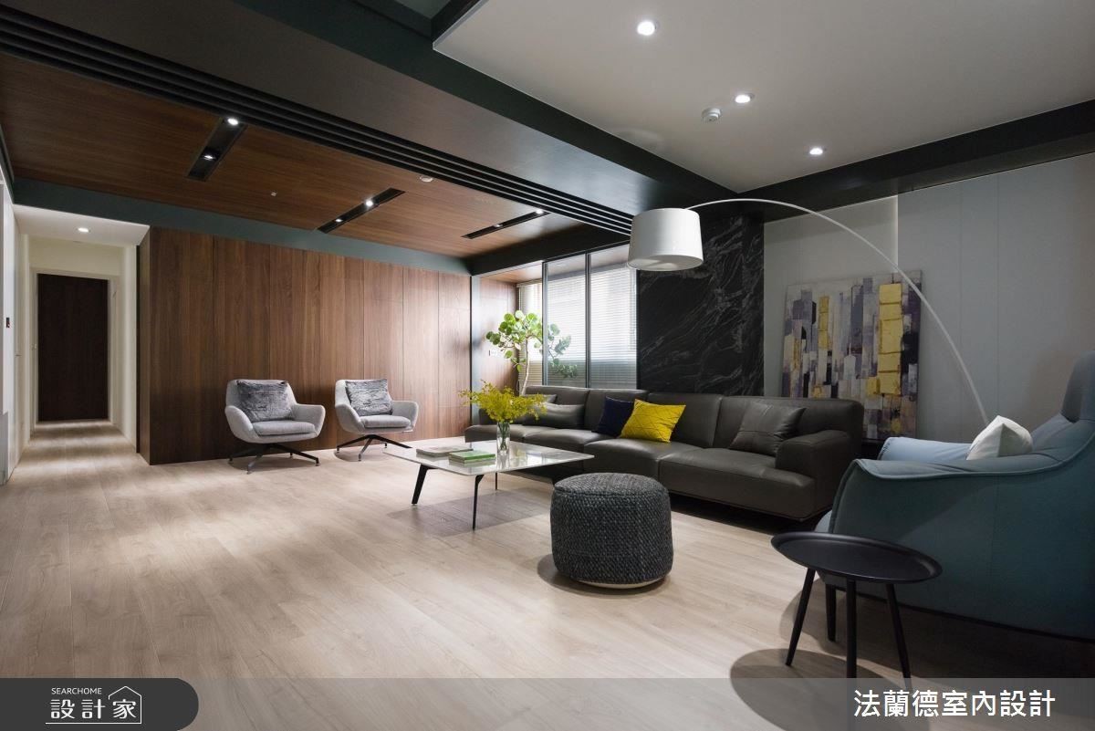 一家四口居住 50 坪,空間寬敞有餘,但面對老屋大樑大