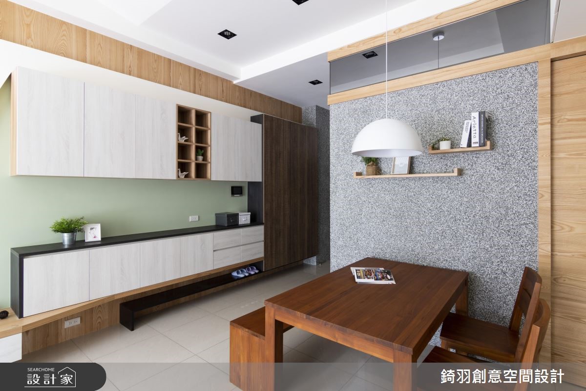25 坪簡約風為挑高型住宅,擁有樓高及戶外陽台優勢,