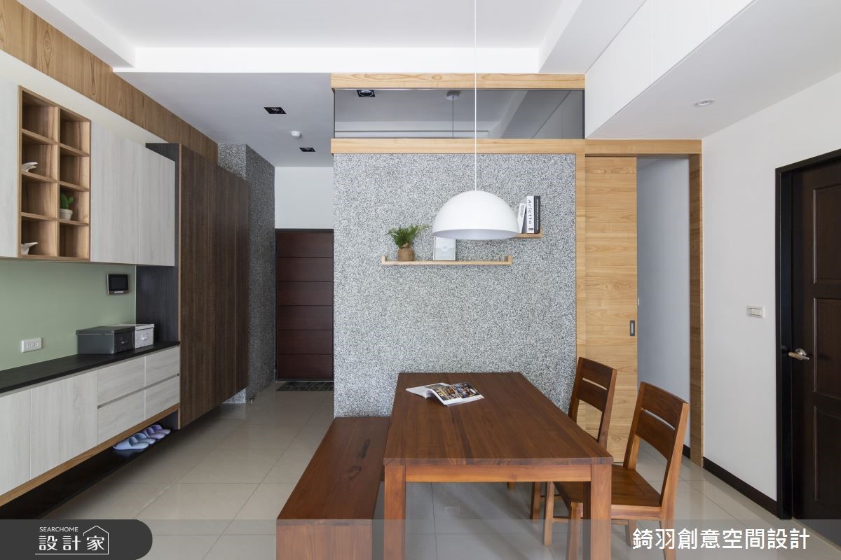 25 坪簡約風為挑高型住宅,擁有樓高及戶外陽台優勢,