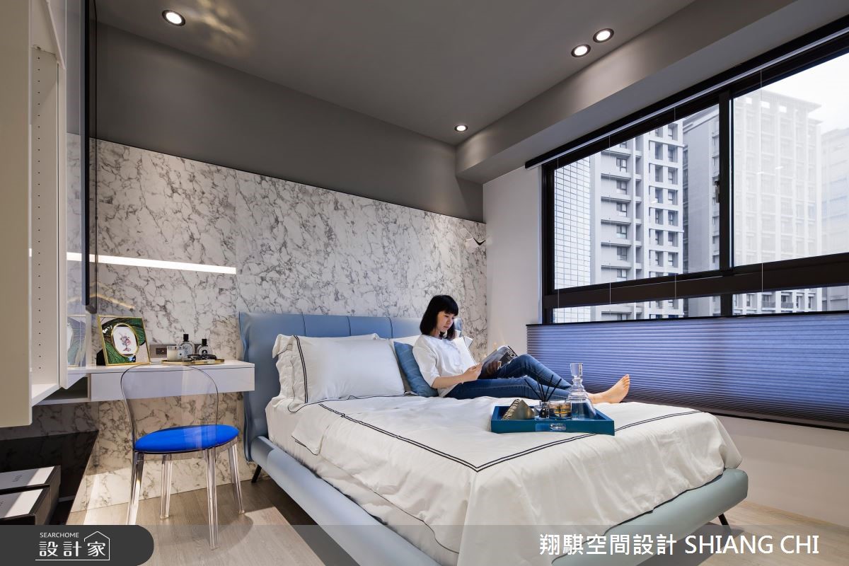25 坪現代宅的屋主,對到義大利藍洞的旅遊經驗戀戀不