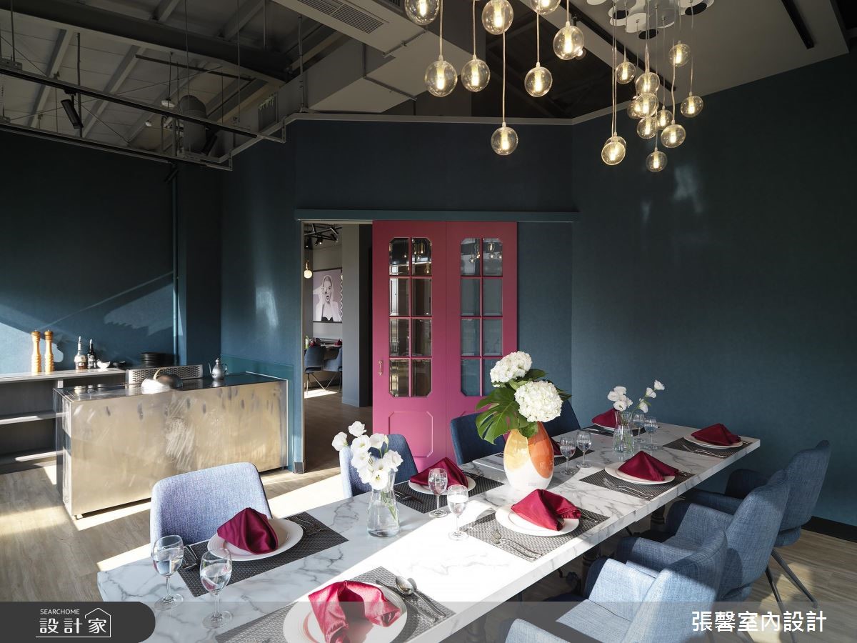 100 坪的獨棟鐵板燒餐廳,時尚簡約的外觀忍不住讓眼睛