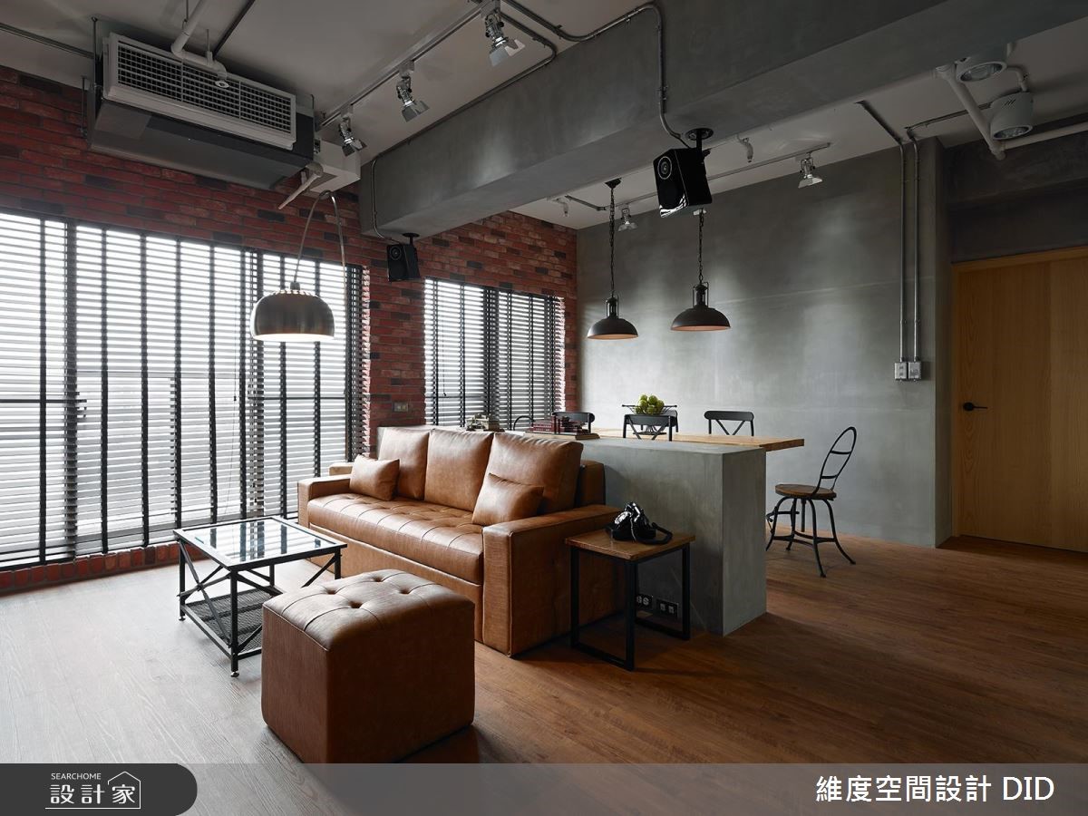 28 坪居家,屋主從事花卉經銷商行業,設計師以 Loft