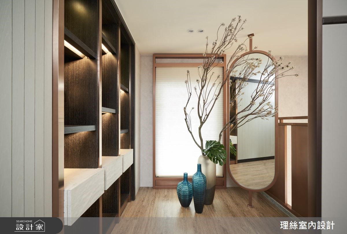 40 坪的中古屋,作為「富璧寶鼎珠寶」的接待門市,因
