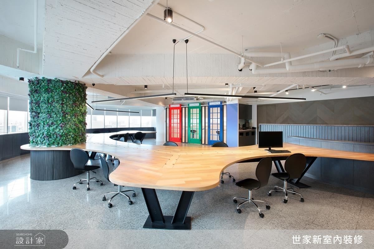 不想規規矩矩地打造辦公室,而是以工業風帶點悠閒帶點