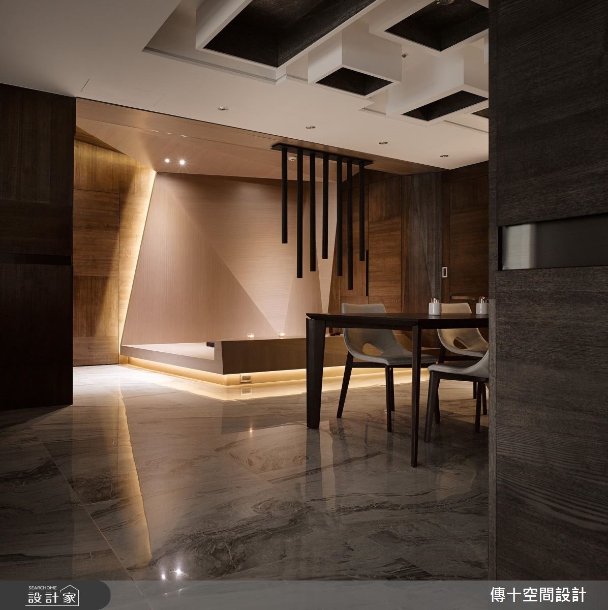 不如一般方正的室內格局,不規則建築物從一開始的平面