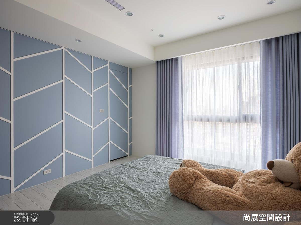 屋主一家原住在透天老宅,但因別墅的分層格局,有礙家