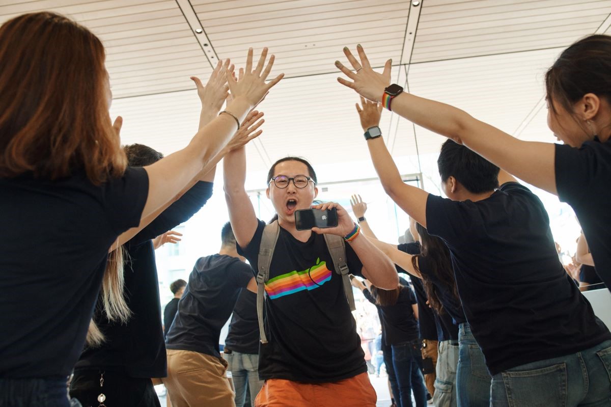 台灣果粉和Apple團隊慶祝台北Apple 信義 A13的開幕。 台灣果粉和Apple團隊慶祝台北Apple 信義 A13的開幕。