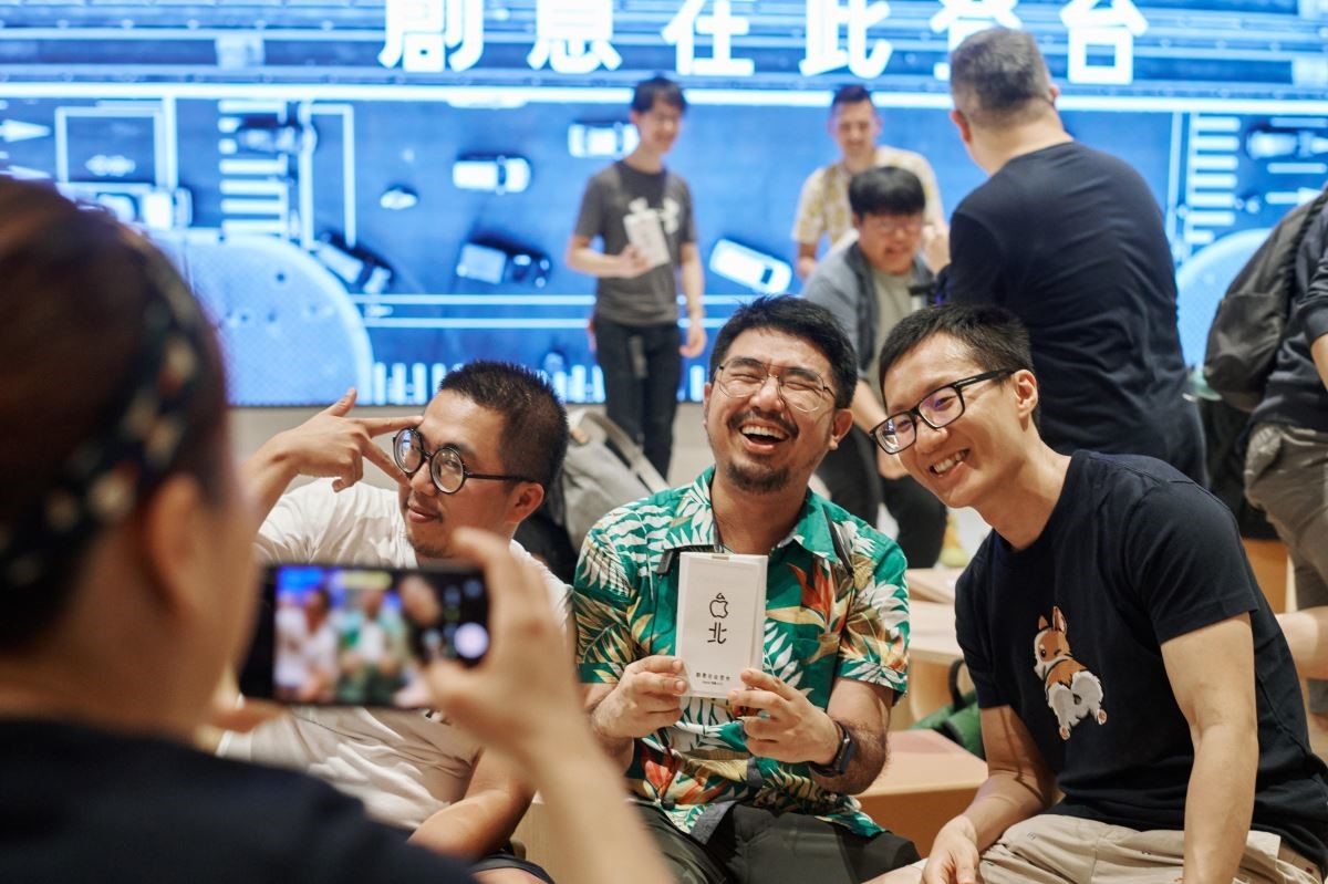 顧客更可在Apple 信義 A13參與各種論壇活動。 顧客更可在Apple 信義 A13參與各種論壇活動。