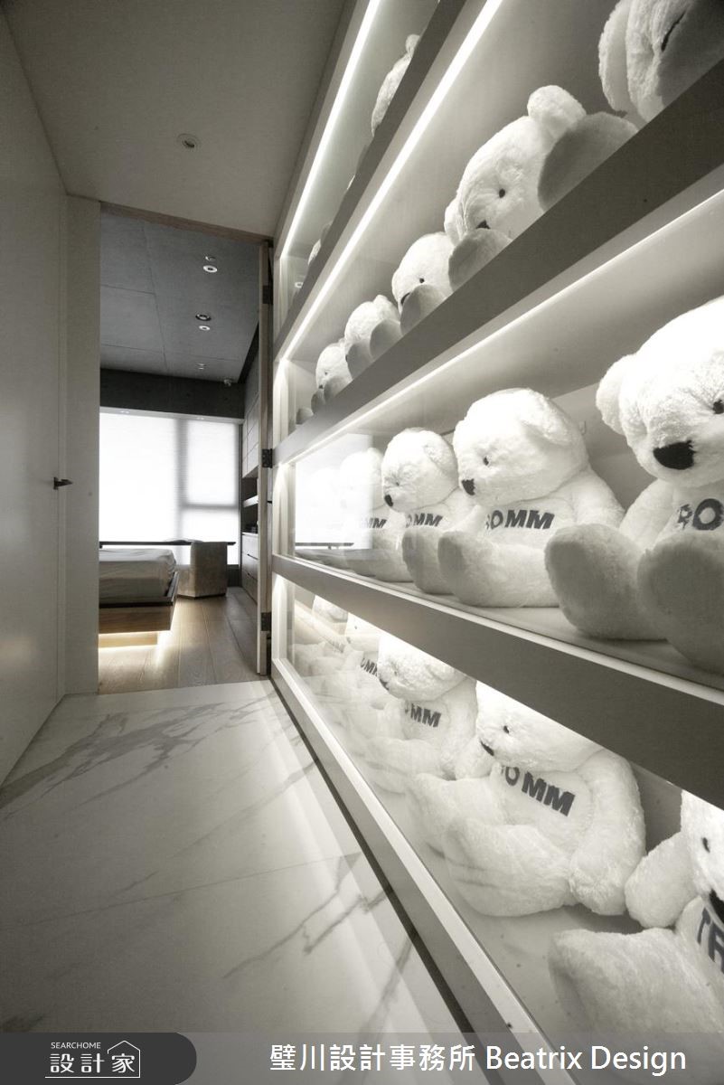 此案為毛胚屋,具有高度可塑性,是向建築大師安藤忠雄