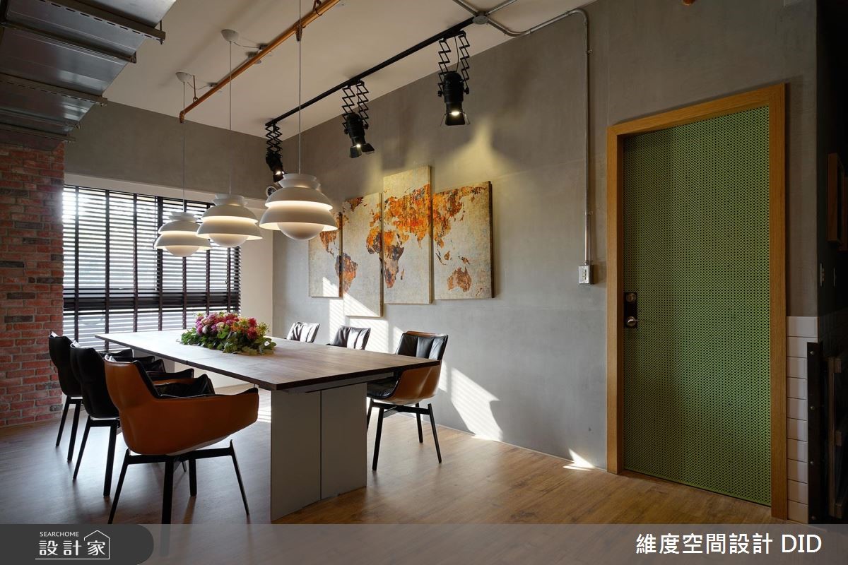 90 坪大宅,設計師引用Loft風替空間定調,大量使用水
