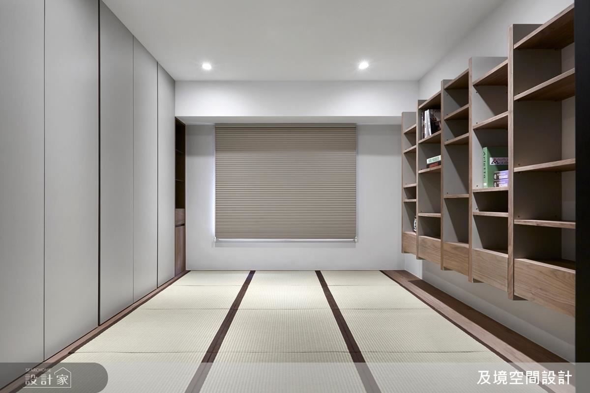 面對擁有三面採光,室內卻昏暗無窗景的空間問題,屋主