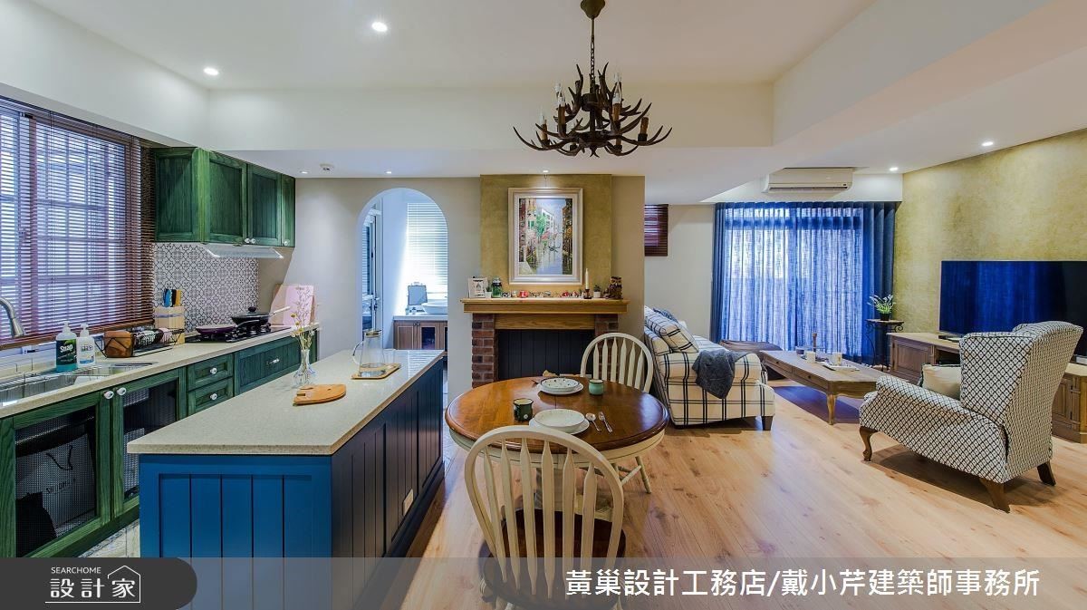 一家三口居在重疊屋型,樓上樓下分界公私領域,加上業