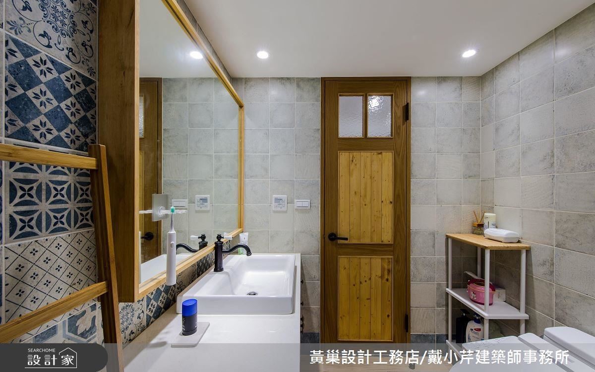 一家三口居在重疊屋型,樓上樓下分界公私領域,加上業