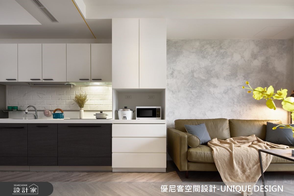 採光充足的北歐風複層宅,以木色建材為主軸,搭配藝術