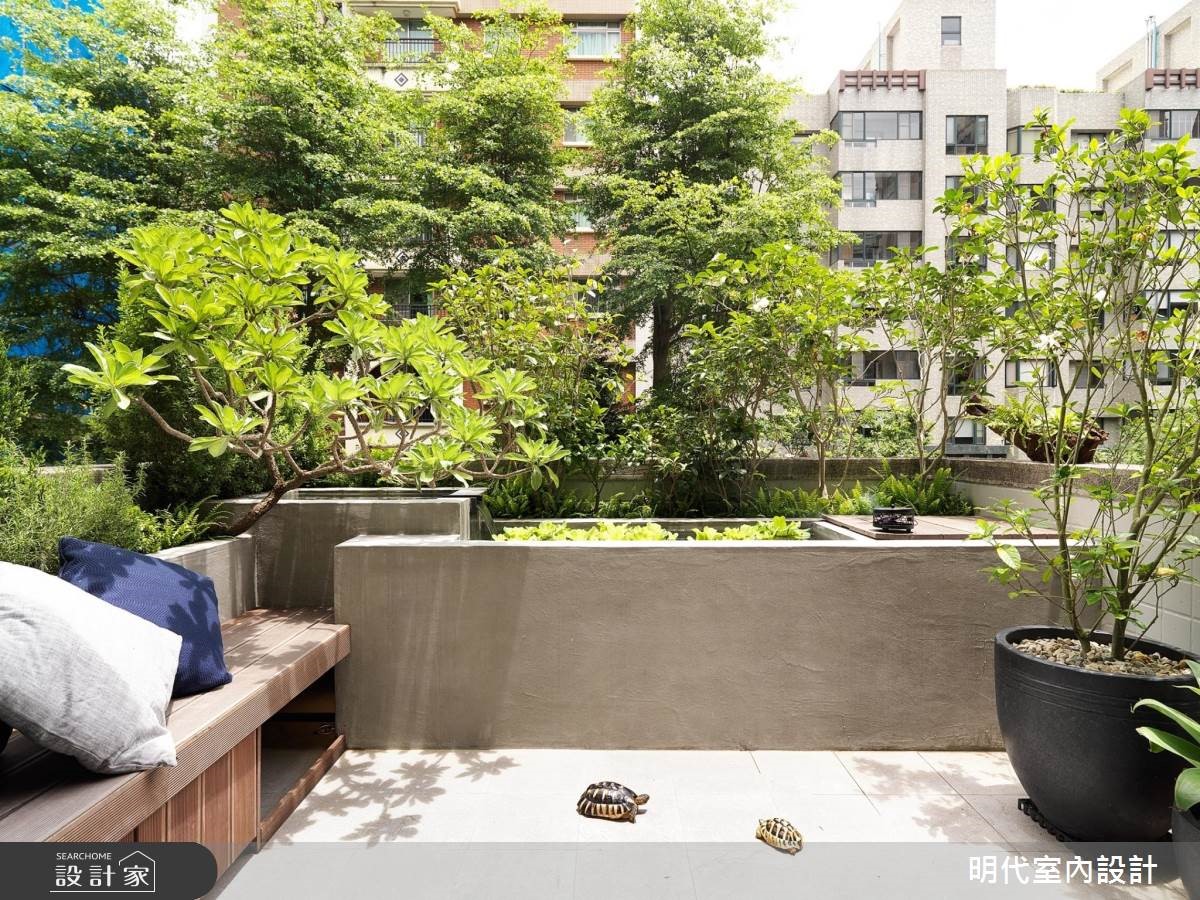 45 坪的現代風中古屋,住著兩大兩小跟兩隻小陸龜,室