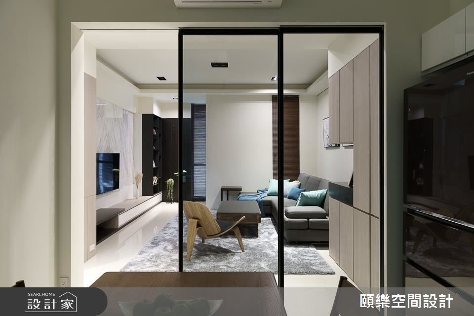 60坪的透天宅邸,清新明亮的淺白基底,陪伴著優雅灰階