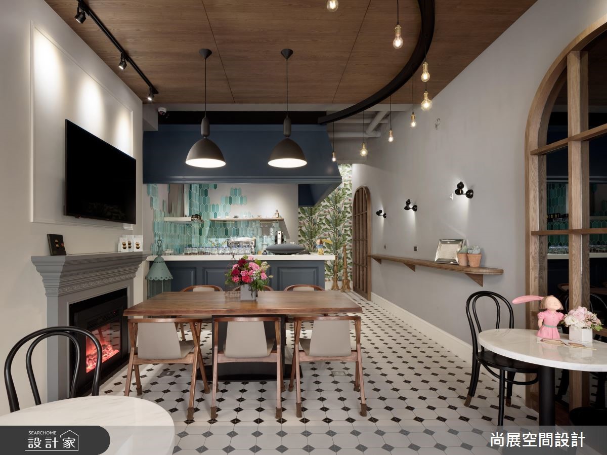 20 坪的中古屋空間打造成咖啡館,設計師引用低奢美式