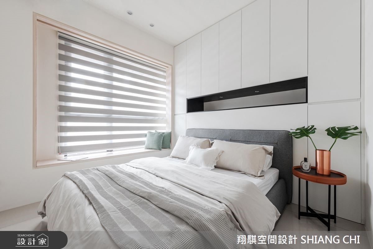 26 坪現代風居家,採以深灰色為背景,搭配輕柔的軟裝
