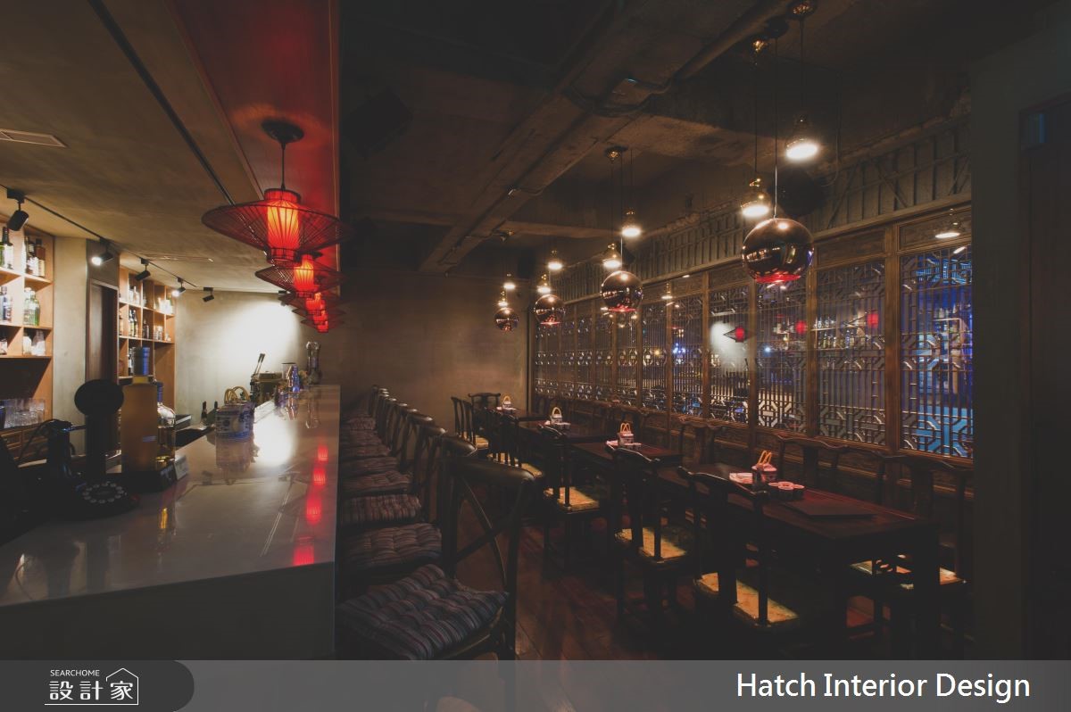 「安慰劑小酒館」,不同於一般酒吧偏美式風或工業風的