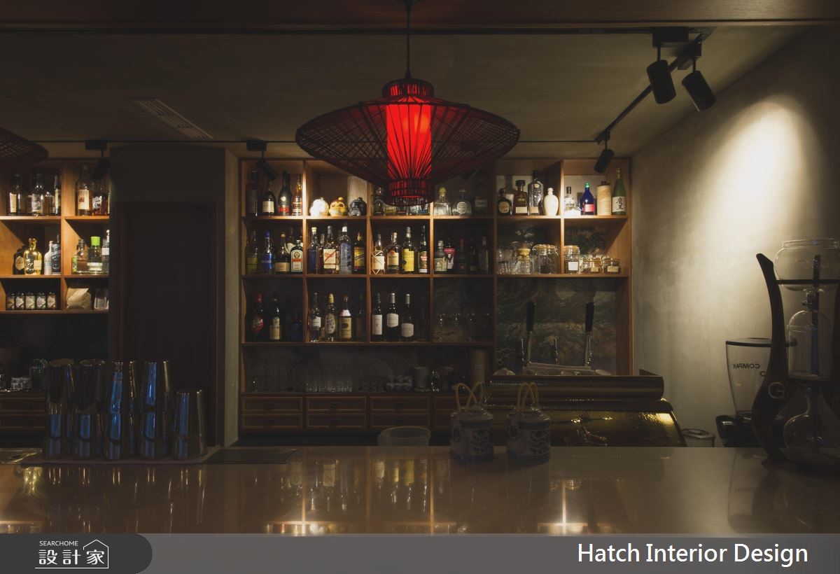 「安慰劑小酒館」,不同於一般酒吧偏美式風或工業風的