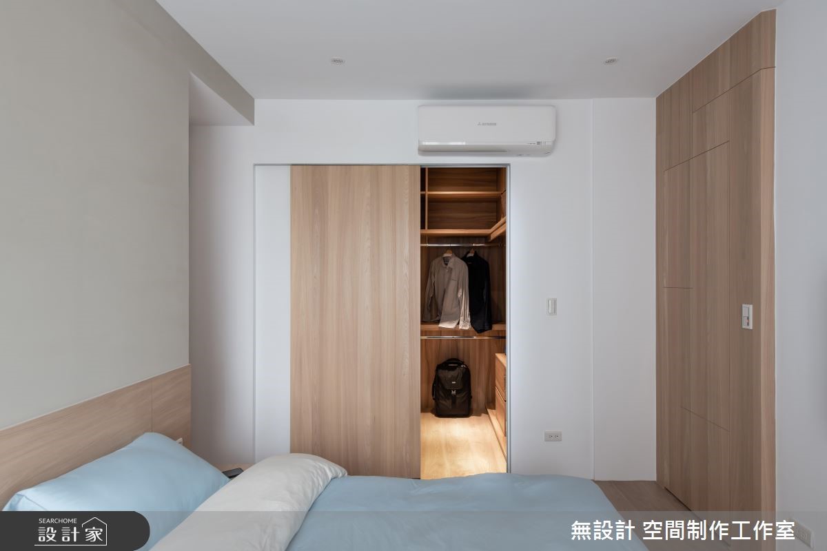 35 坪的混搭風住宅採取大面積的木質調,搭配灰白色系