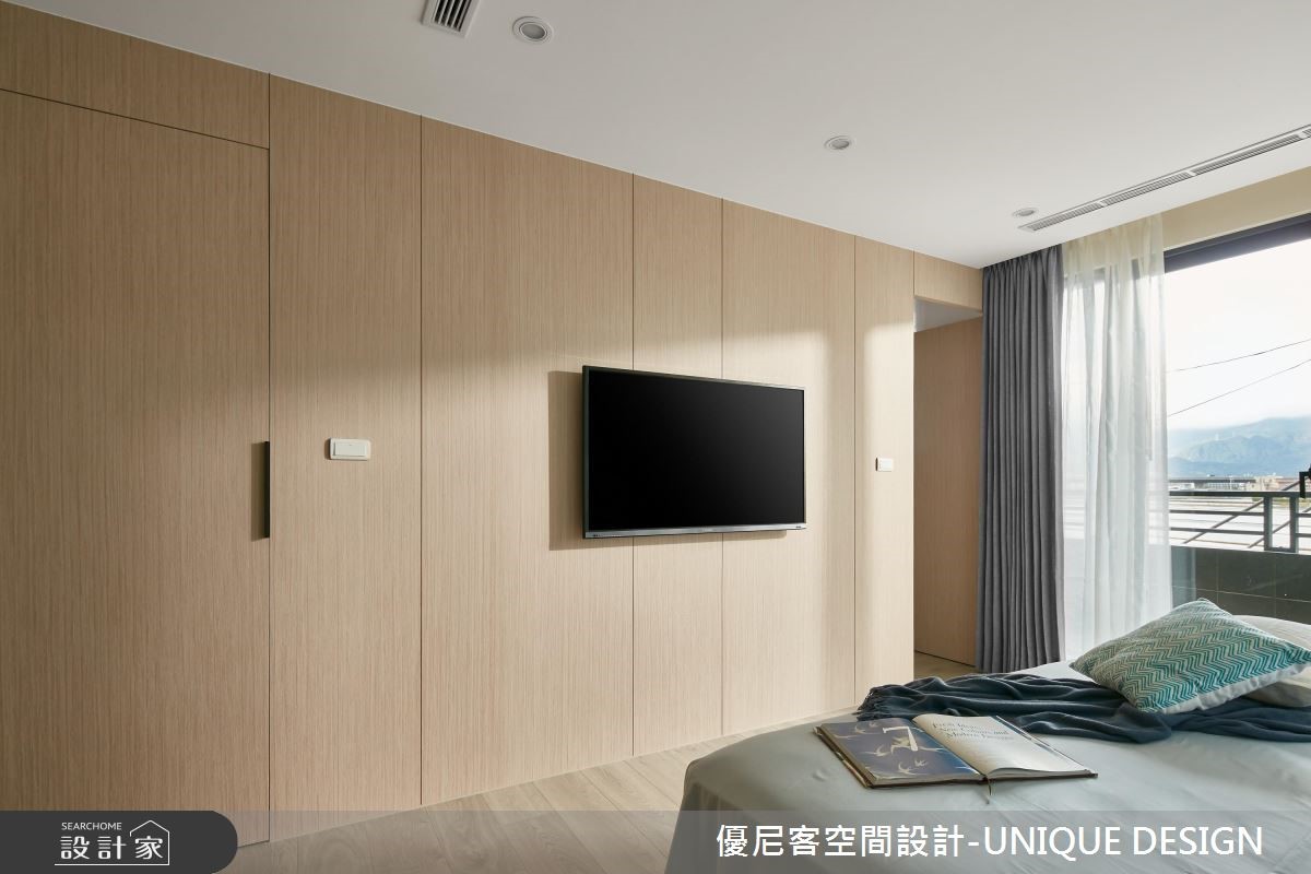 此案為坐落宜蘭的新成屋,四層透天僅隔出三房,每房坪