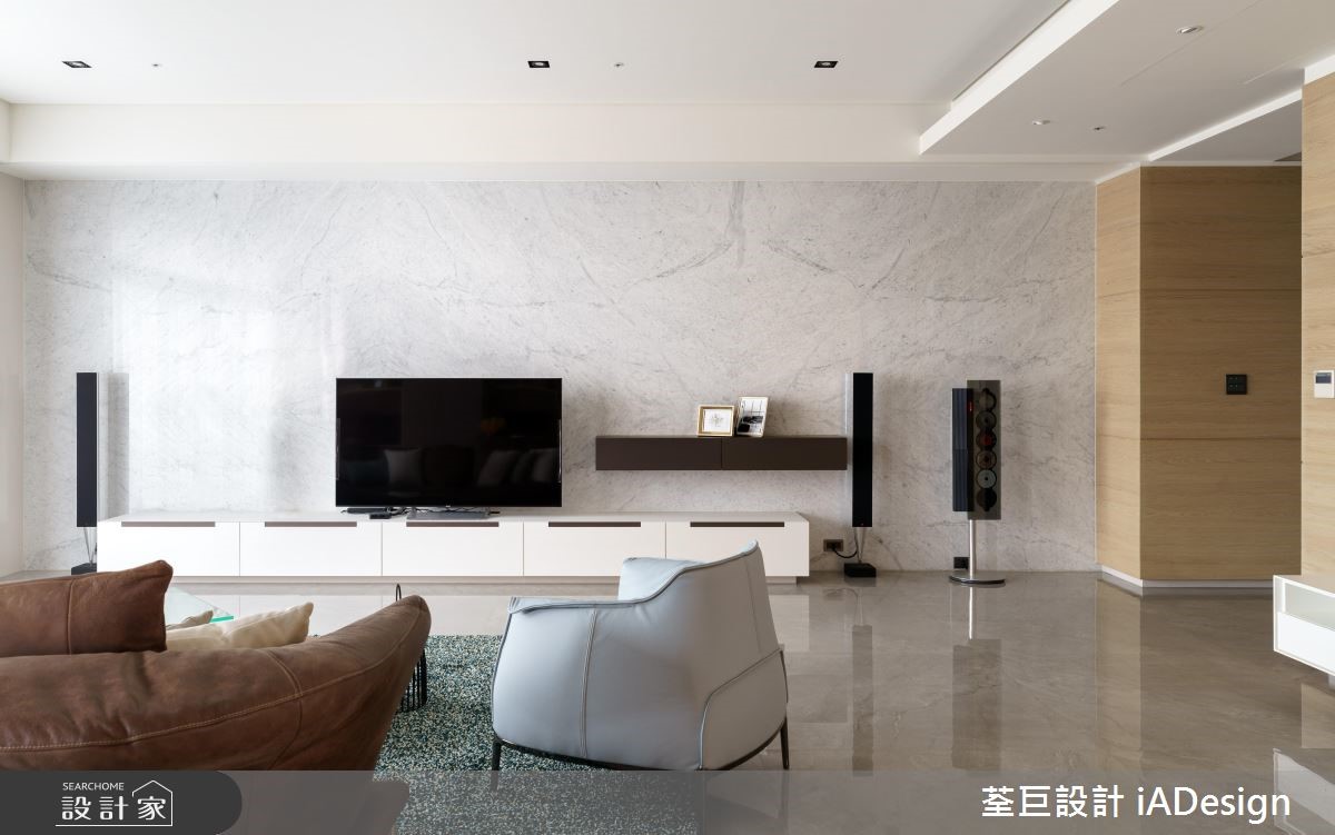 以美式風格做為空間基調,簡化線條且搭配木紋質感,營