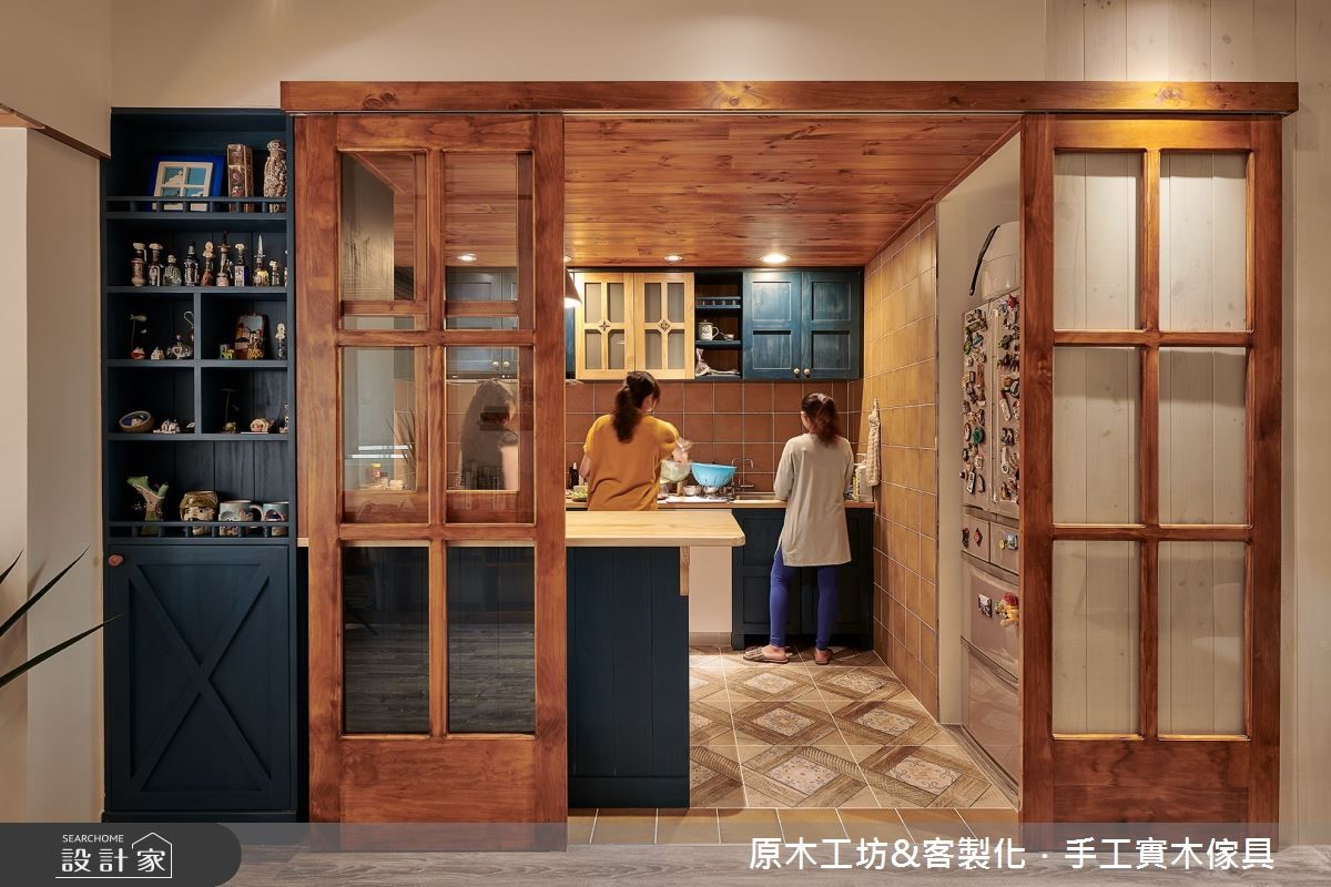 屋主喜愛原木的質感,加上裝修期間面臨女屋主懷孕,因