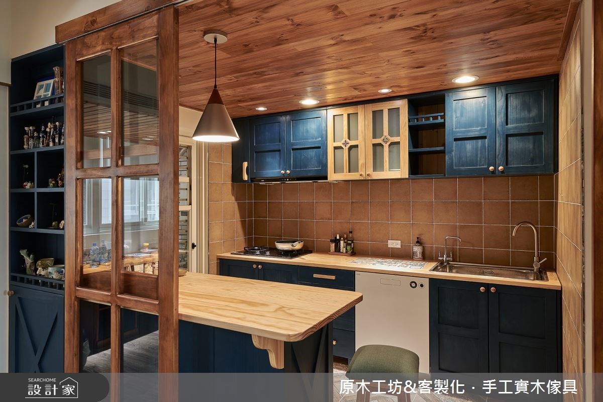 屋主喜愛原木的質感,加上裝修期間面臨女屋主懷孕,因