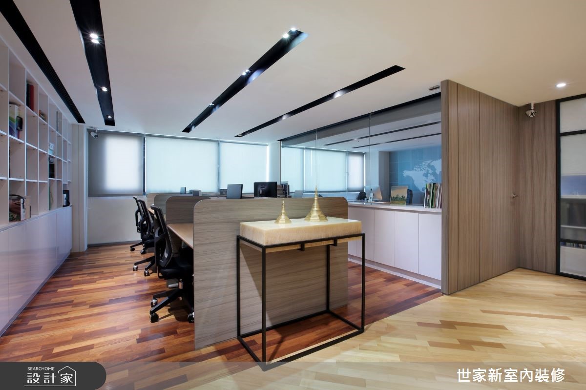 一天有八小時要在辦公室渡過,一個清新,又洋溢著滿滿