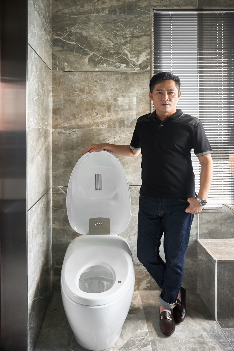 走進 80 坪大宅裡,中式語彙與時尚感的線條交會,交織