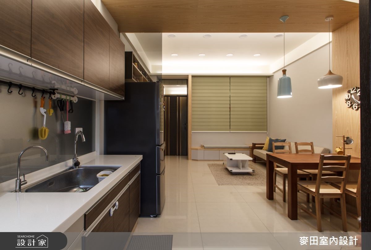 屋主帶著一家大小回鄉轉業,入住這間48坪的透天厝打造