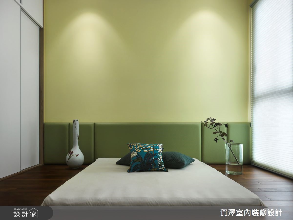 男屋主從事木雕相關的領域,女屋主則是身為插花教授,