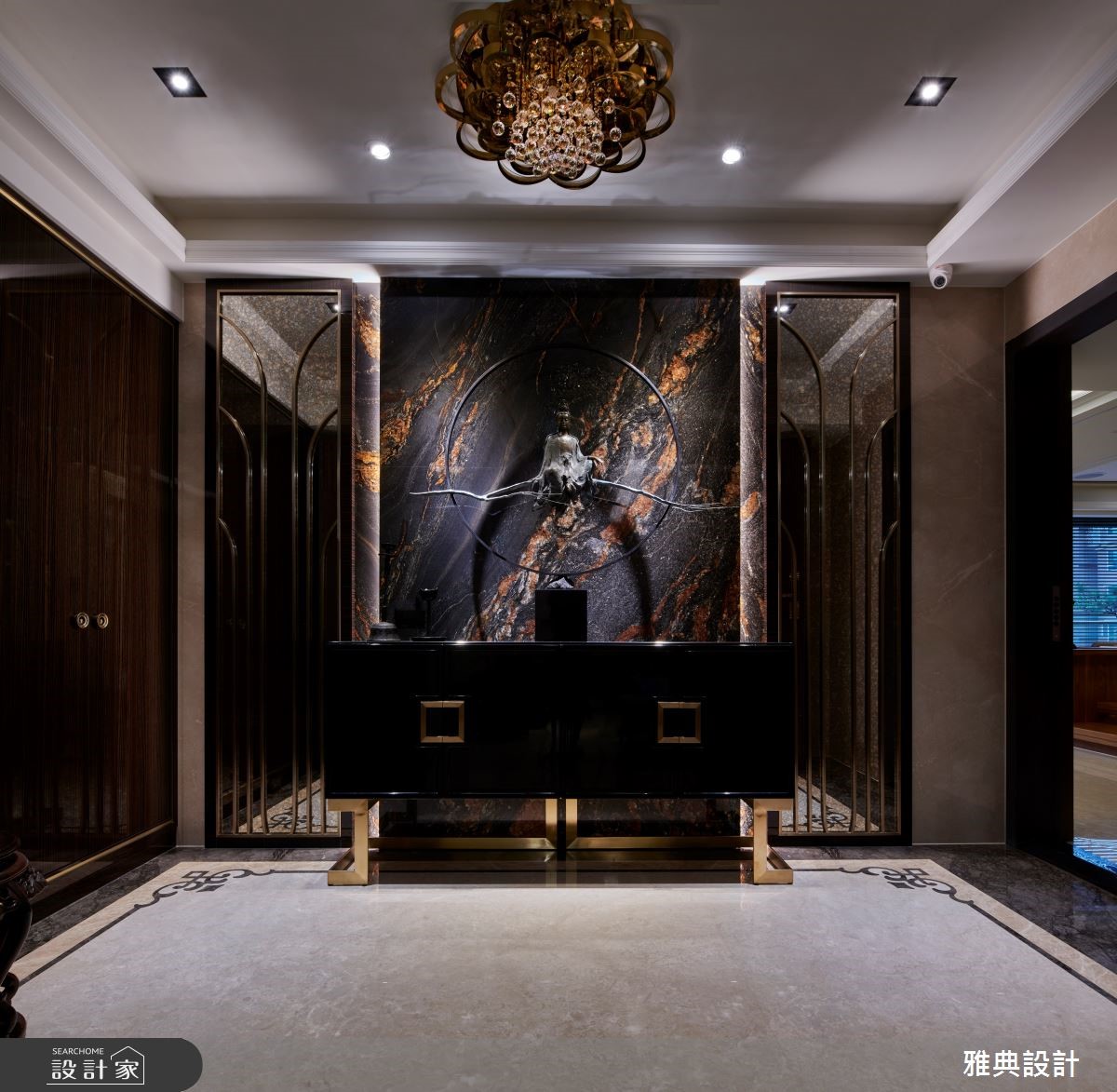 此案為超過百坪的豪宅,擅長以暖心的款待設計學的設計