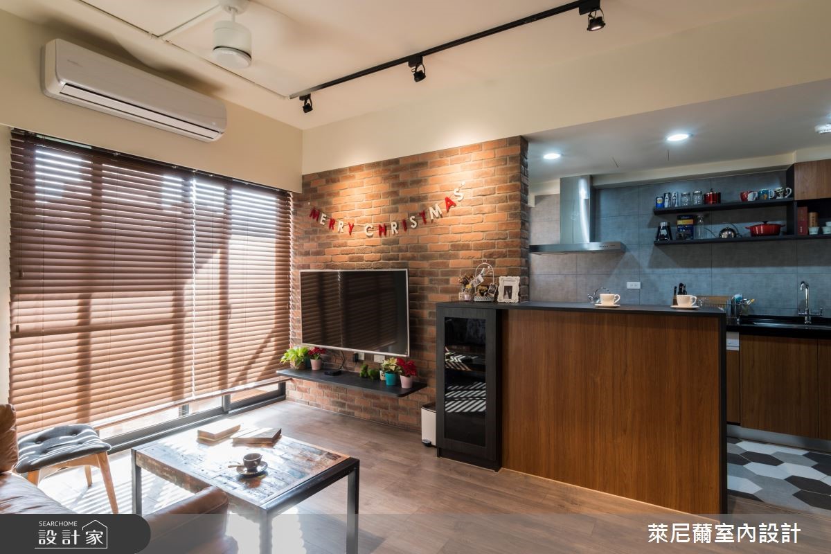 26 坪中古屋,設計師以 Loft 風為基底整頓屋況,將水