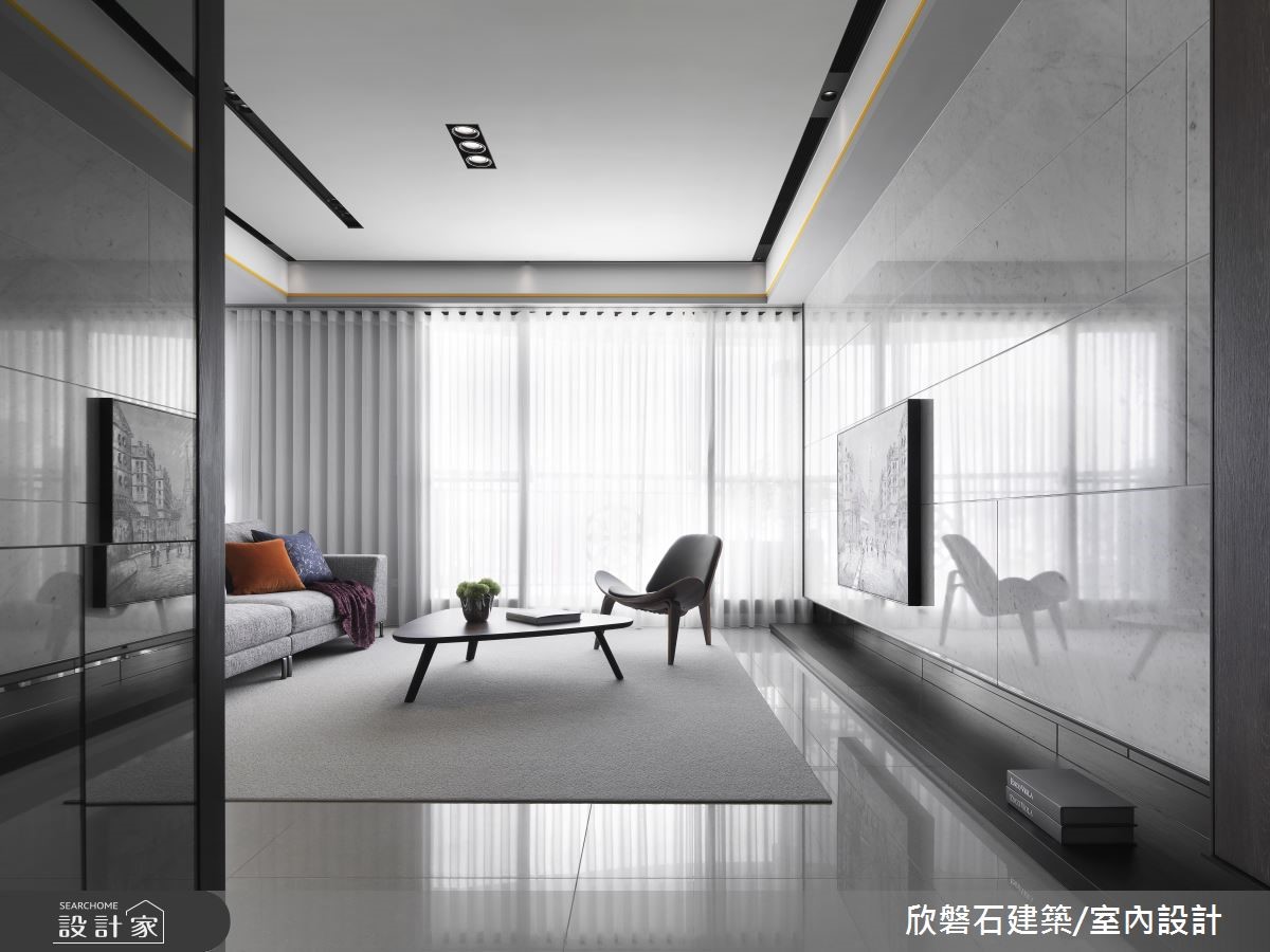 白,是種大眾熟悉的色彩,是一種不褪色的經典,也是世