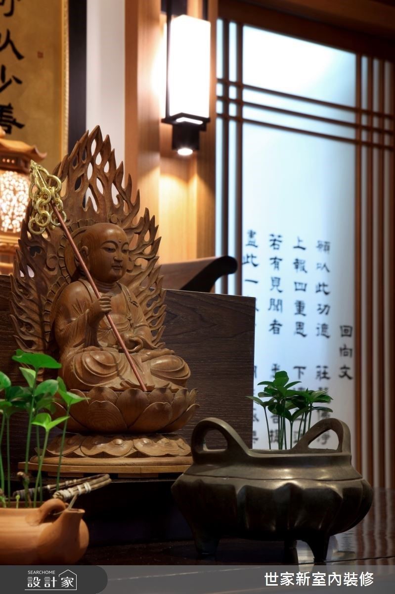 以弘一大師「老實念佛」的教義為發想,沙鹿佈教所以簡