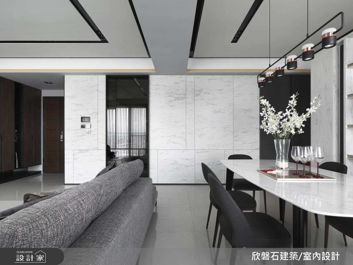 原是建商實品屋,在羅仕哲設計師的大氣雕琢後,成為明