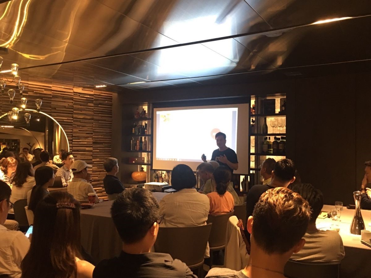 回顧過往,不同的年代,設計週精闢且獨到的闡述了不同