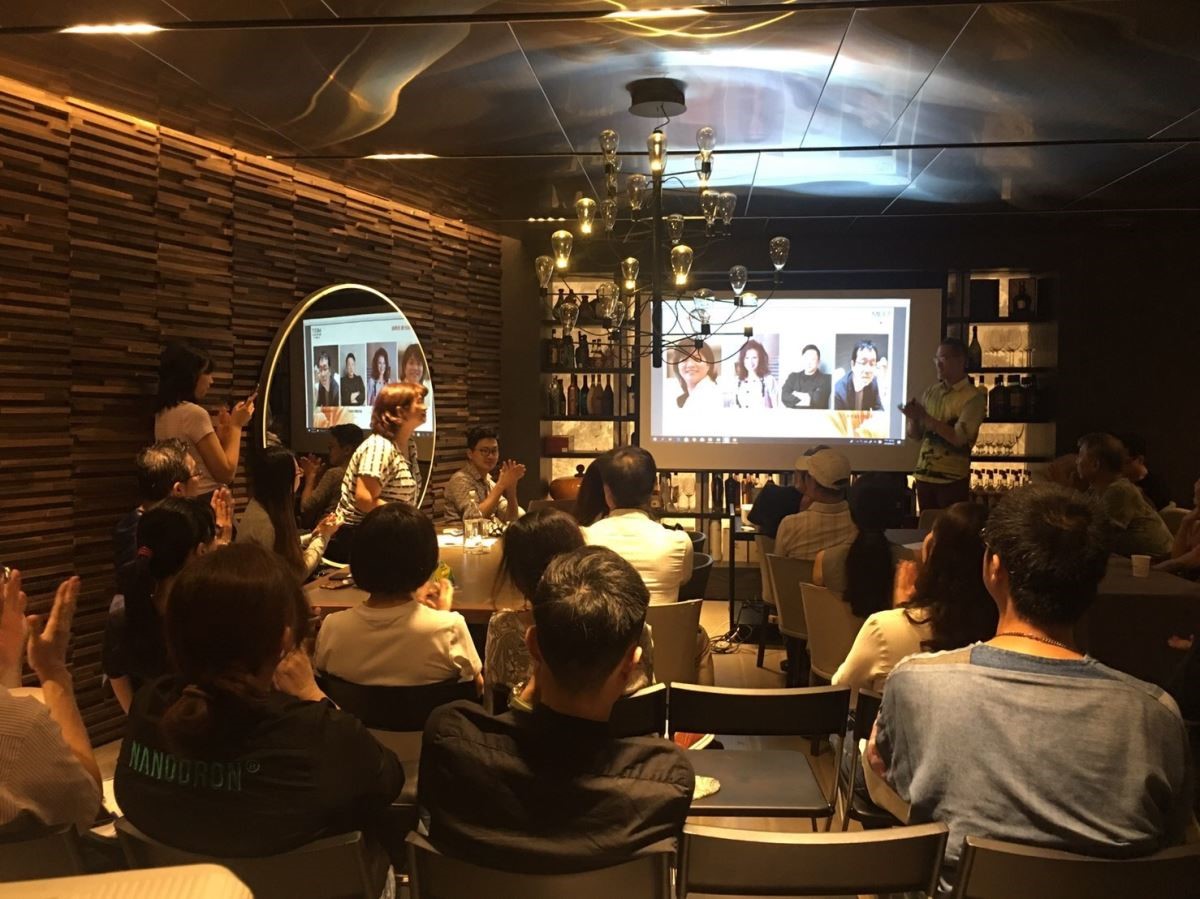 回顧過往,不同的年代,設計週精闢且獨到的闡述了不同