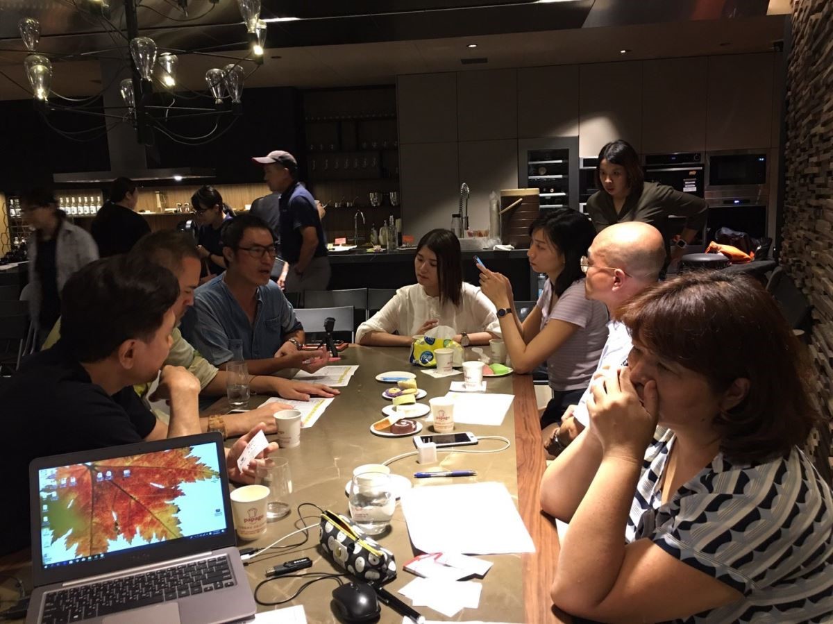 回顧過往,不同的年代,設計週精闢且獨到的闡述了不同
