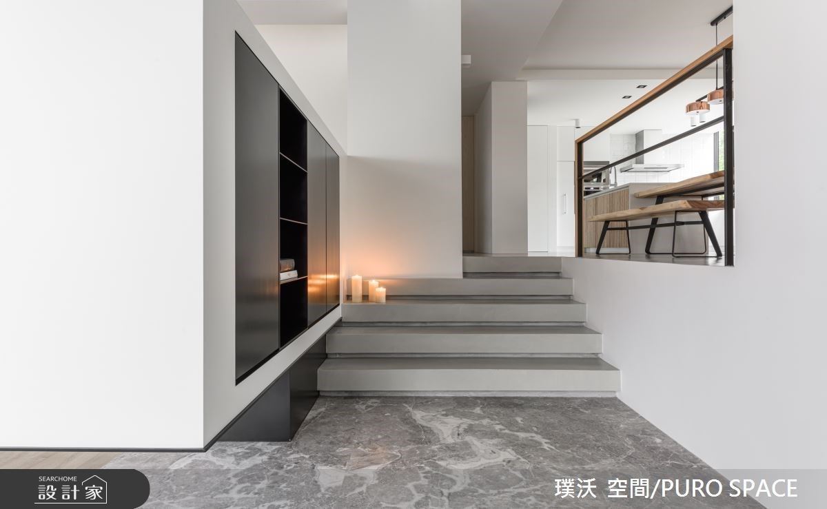 一棟山上二十多年的老屋,住著奶奶、父母和孩子。單純