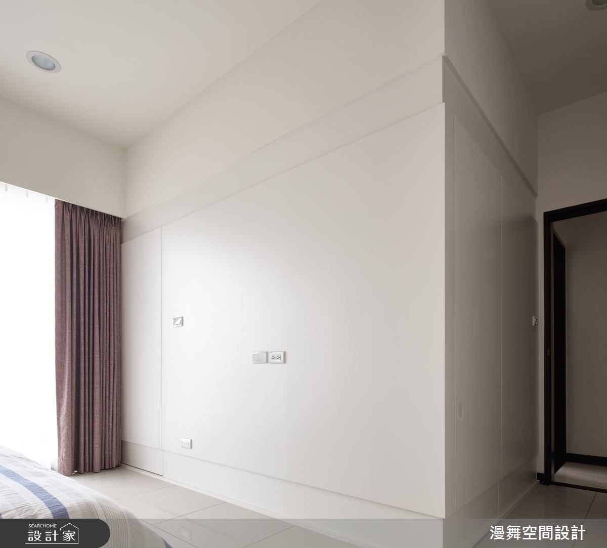 30 坪混搭風居家,設計師針對屋主要安置神明廳的需求